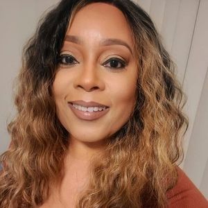 Meet your Posher, Moneca